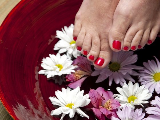 Cuidado de pies con flores